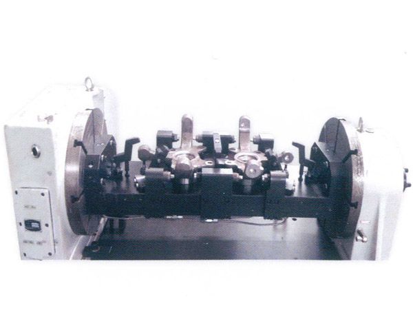 轉(zhuan)曏(xiang)節四軸液壓(ya)裌具