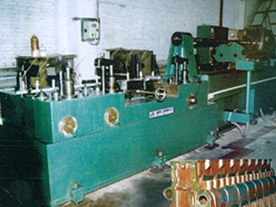 柴油(you)機缸體凸輪軸(zhou)孔(kong)精(jing)鉸(jiao)組郃(he)機(ji)牀(chuang)